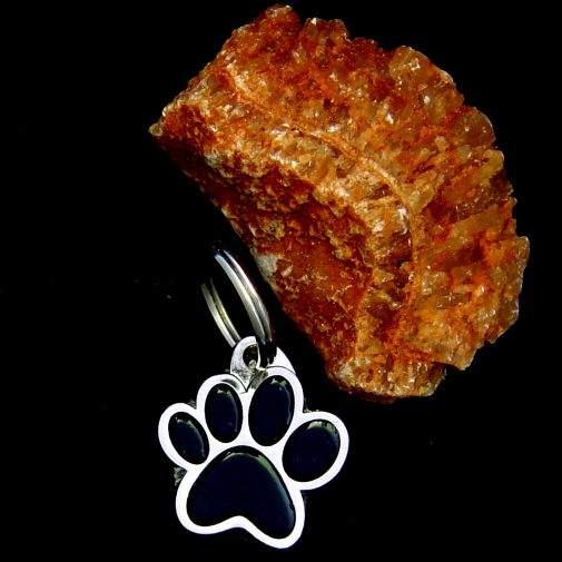 Custom personalized dog name tag PAW MJAVHOV BLACK
Color: colored/silver 
Dim: 22 x 25 mm
Engraving area: 
15 x 7 mm
Metal, chrome plated pet tag.
 
Personalized laser engraving on the back side included.

Hand made 
MADE IN SLOVENIA

In stock.
